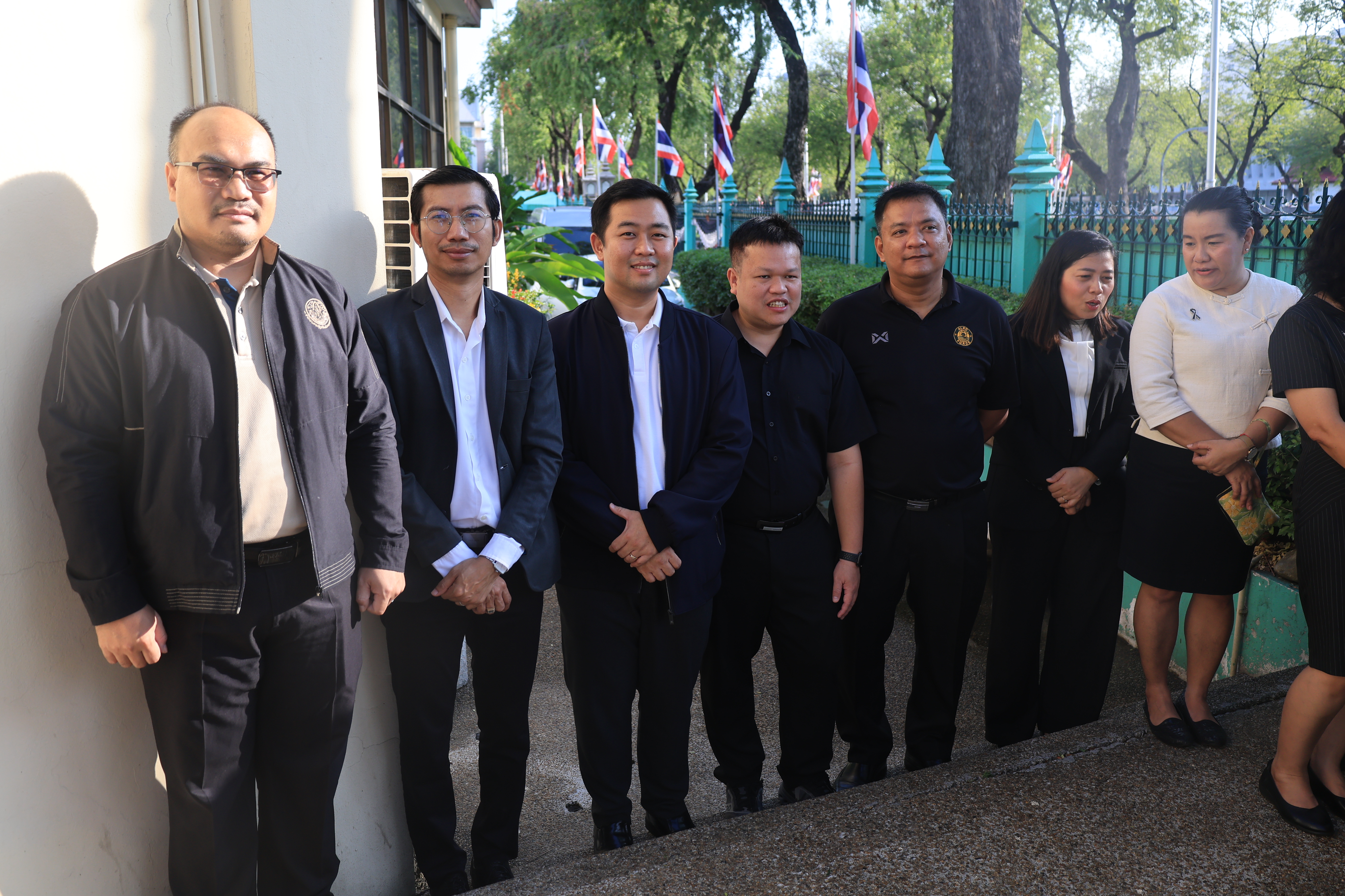 title - รองเลขาธิการ ส.ป.ก. สักการะสิ่งศักดิ์สิทธิ์ประจำ ส.ป.ก. เนื่องในโอกาสเข้ารับตำแหน่งใหม่